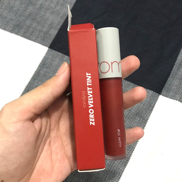 Son kem lì Romand Zero Velvet Tint - Thanh lý
