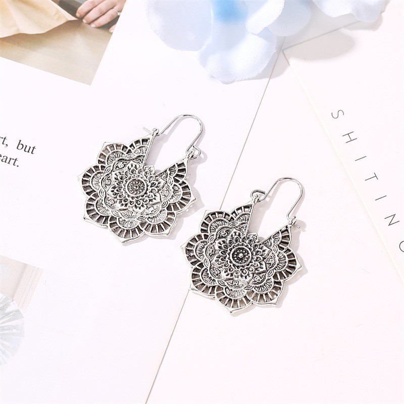Đôi Bông Tai Họa Tiết Hoa Thời Trang Cho Nữ