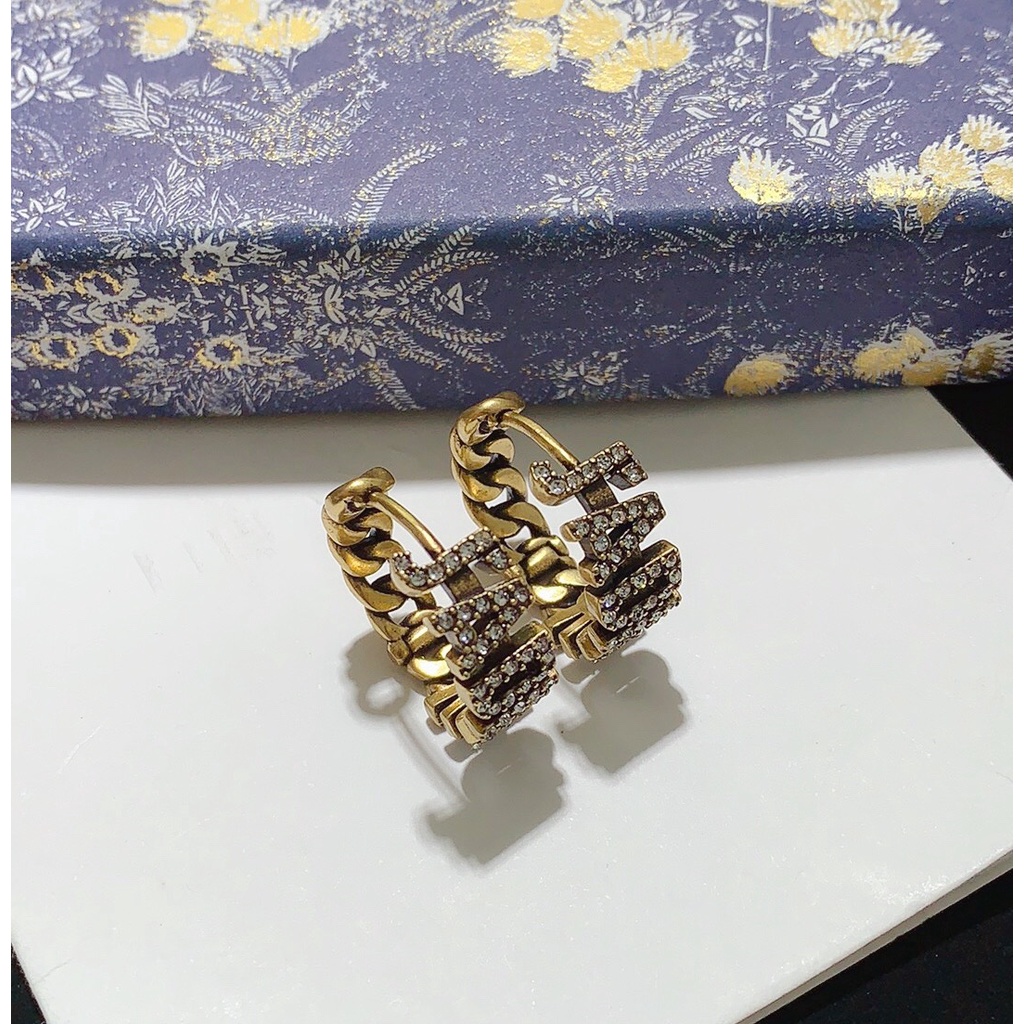 Bông Tai Chữ D Đính Kim Cương Thời Trang Thanh Lịch Sang Trọng Tinh Tế