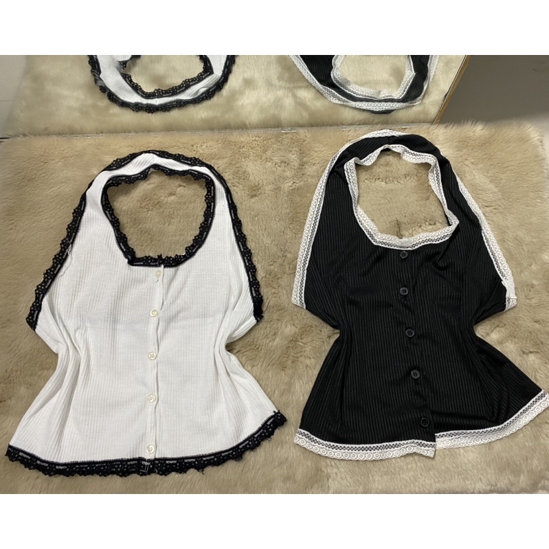 Áo croptop nữ kiểu chồng cổ phối viền ren cá tính | BigBuy360 - bigbuy360.vn