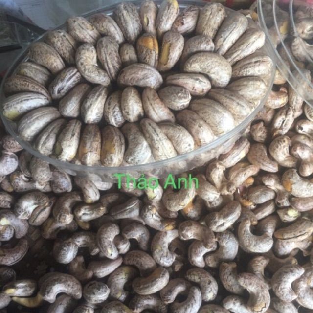 Hạt điều rang muối to ngon xếp đẹp đi biếu tặng | BigBuy360 - bigbuy360.vn