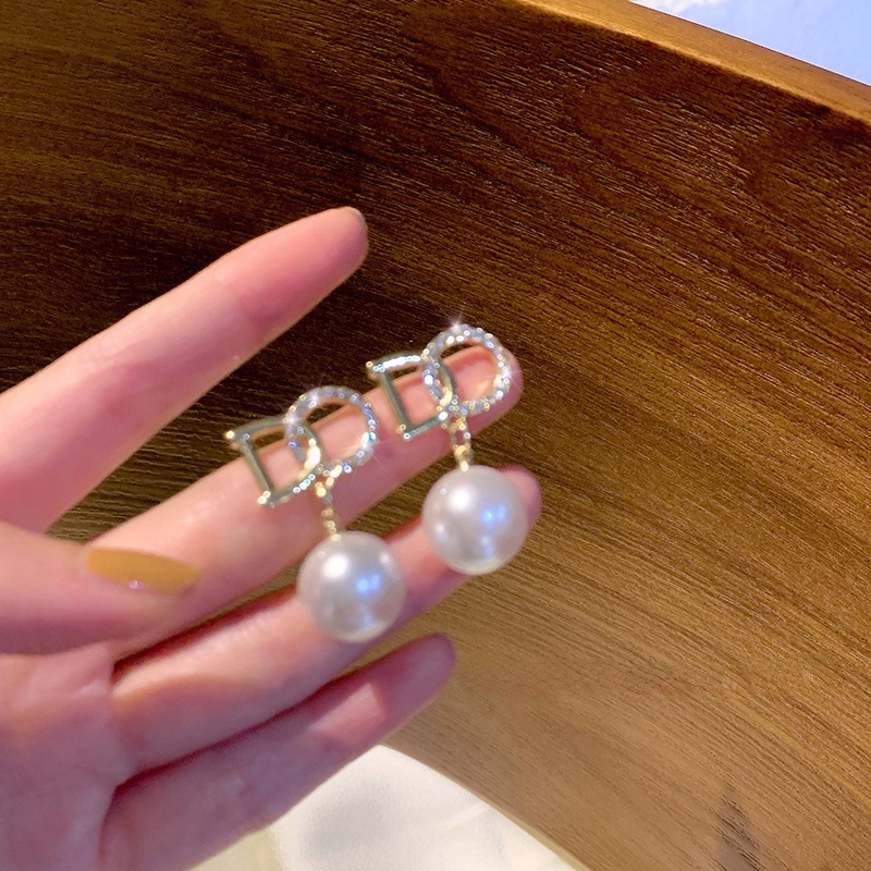 Bông Tai Đính Ngọc Trai Chữ Cái Phong Cách Hàn Quốc Đơn Giản Dễ Phối Đồ