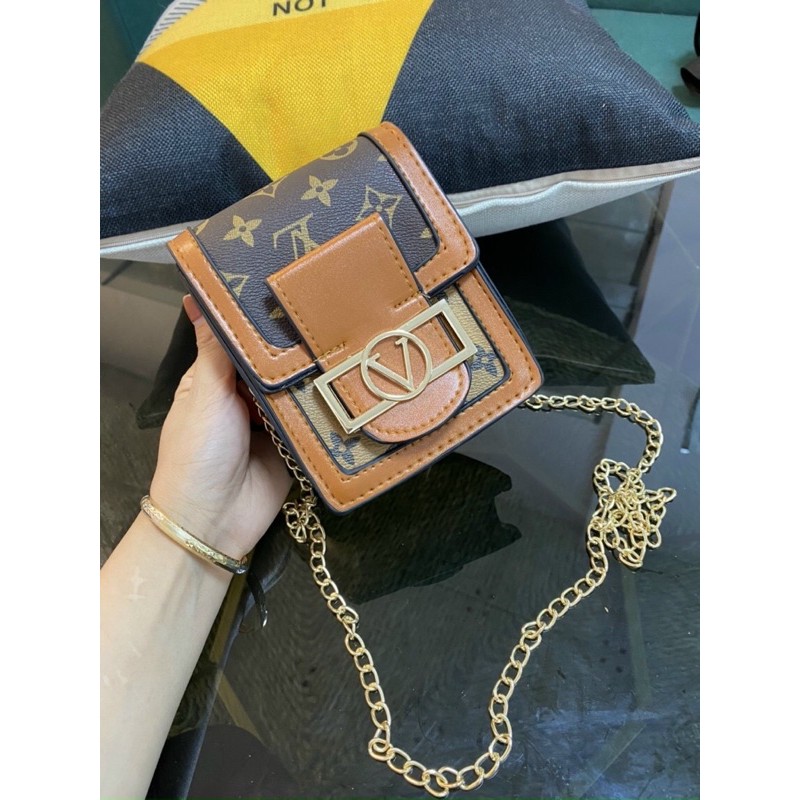 TÚI ĐEO BỤNG LV KÈM DÂY ĐEO CHÉO