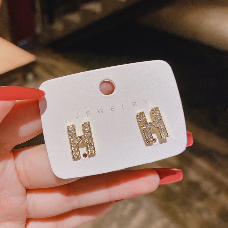 Khuyên Tai Nữ Thiết Kế Chữ H Trendy LILY V3.34