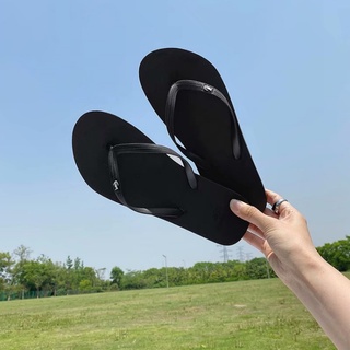 Dép Xỏ Ngón Màu Đen Dễ Phối Đồ Thời Trang Mùa Hè Năng Động