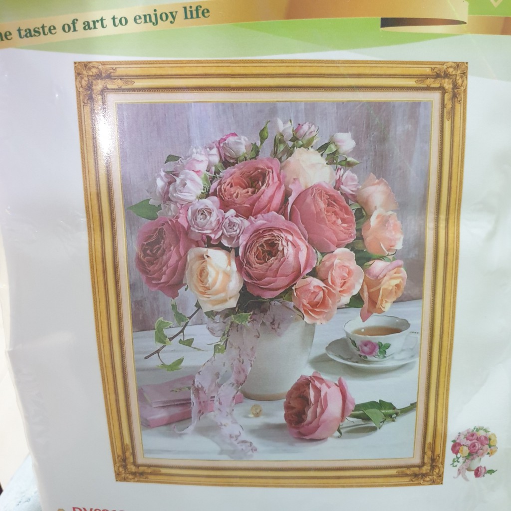 Tranh Thêu Chữ Thập BÌNH HOA KHOE SẮC. Kích Thước: 60cm x 50cm