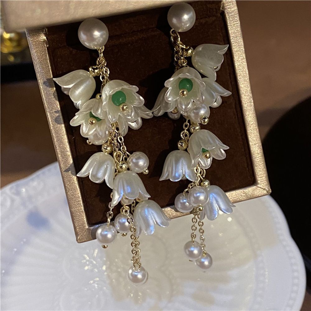 Khuyên tai lủng lẳng kiểu dáng hoa ngọc trai nhân tạo tinh xảo phong cách Hàn Quốc