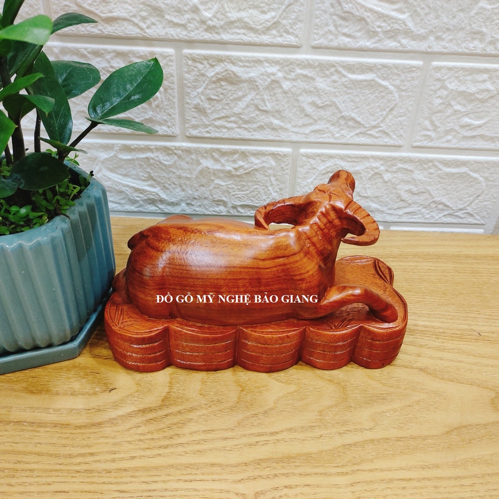 Tượng con trâu gỗ hương 20 cm