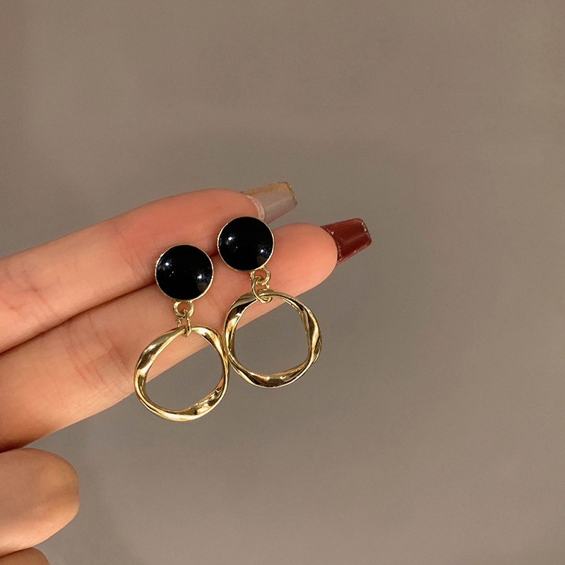 Bông tai màu đen kiểu dáng thanh lịch dành cho nữ