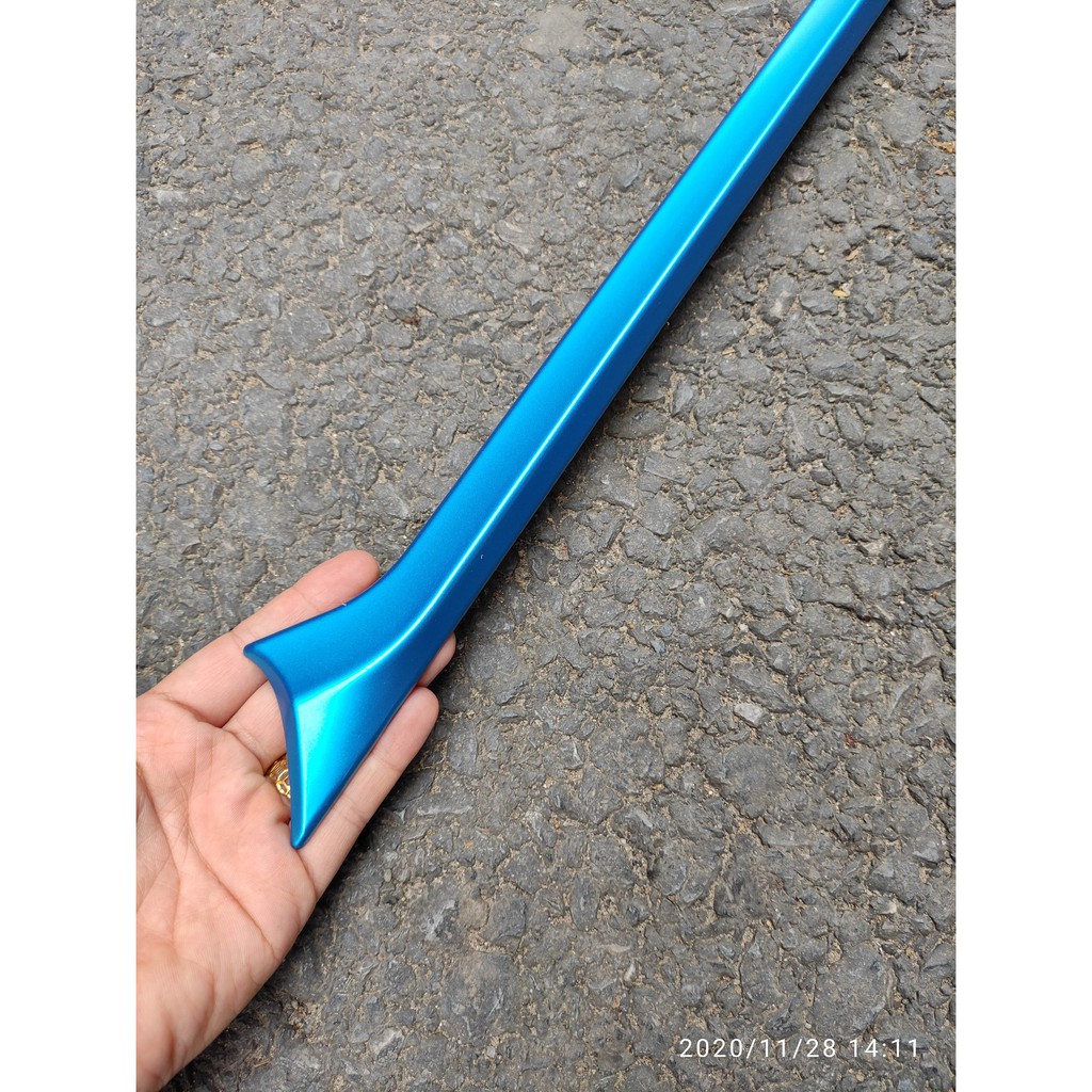 Ốp Tay Mở cốp xe Toyota Cross 2020 2021 2022 2023 màu xanh, mạ crom cao cấp