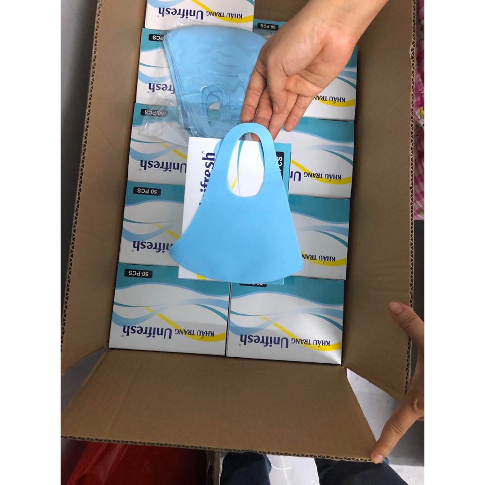 khau trang đen vải poly unicham 3 lớp 4 lớp | BigBuy360 - bigbuy360.vn