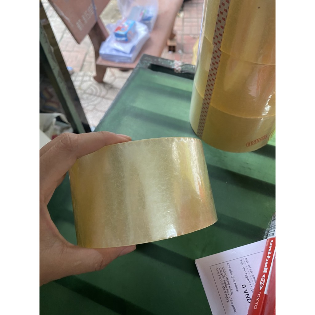 Cây 4 cuộn băng keo 200yard trong 7cm nặng 2kg