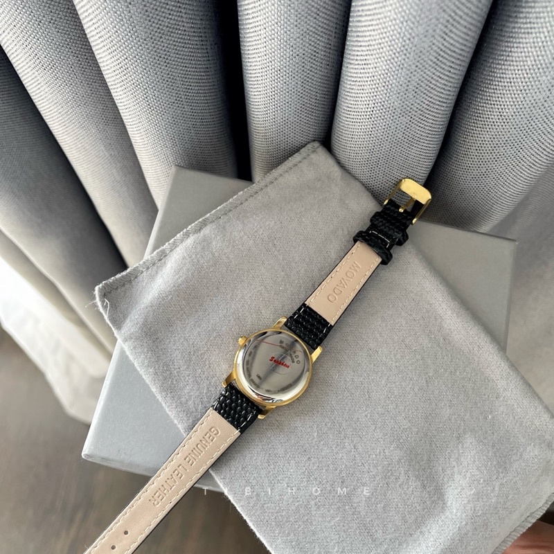 𝗼𝘃𝗮𝗱𝗼 𝗠𝘂𝘀𝗲𝘂𝗺 Đồng hồ nữ dây da đen mặt trắng viền vàng MVD28mm hot hit tặng hộp chống nước
