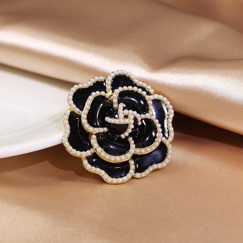 Ghim Cài Áo Hình Hoa Trà Đính Đá Và Ngọc Trai Sang Trọng