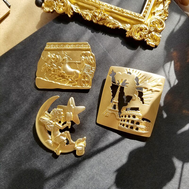 Ghim cài áo hình xe ngựa cổ điển 5 kiểu dáng thời trang