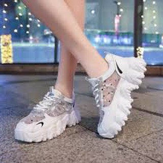 Giày thể thao nưc độn đế răng cưa 700