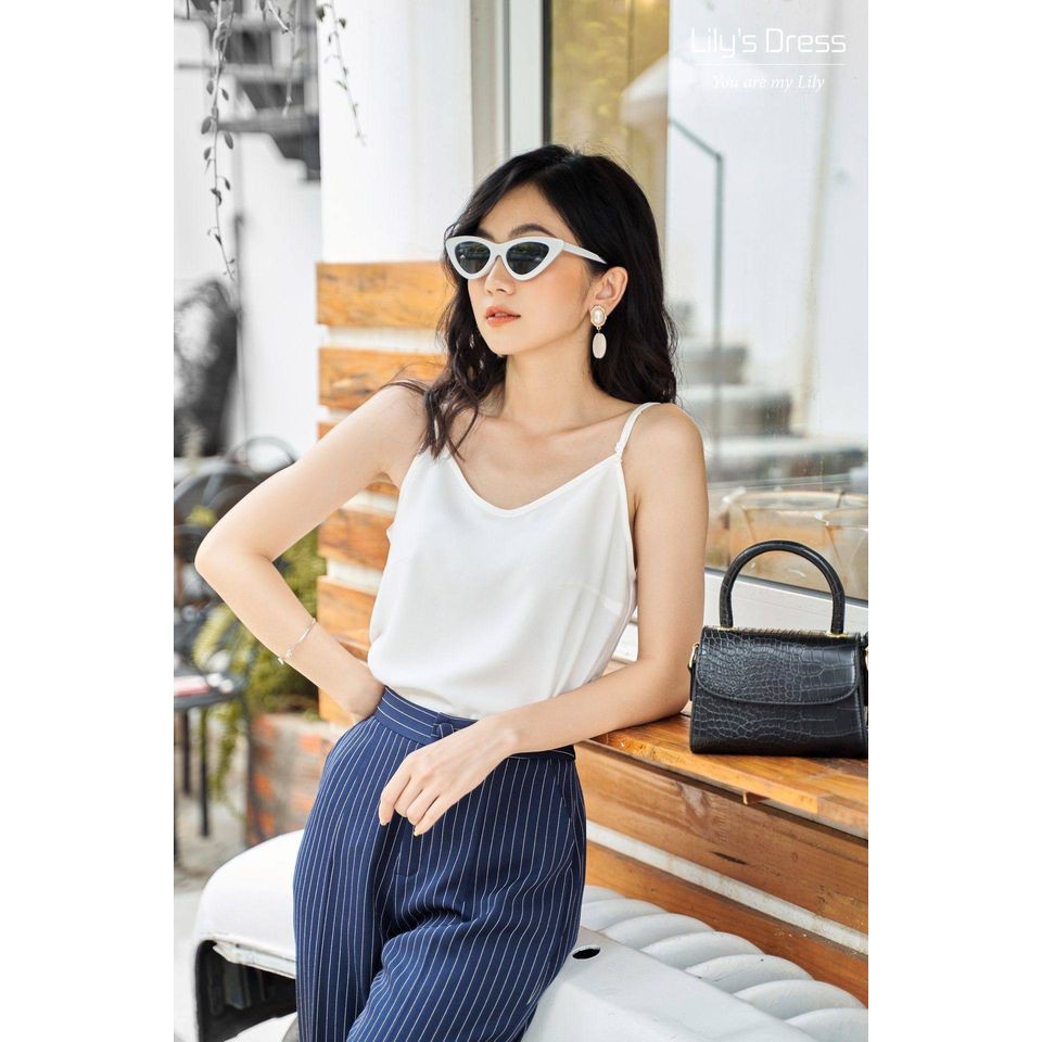 Set Blazer Kẻ Xanh Navy 4 cúc dáng ngắn + quần âu by Lilie | BigBuy360 - bigbuy360.vn