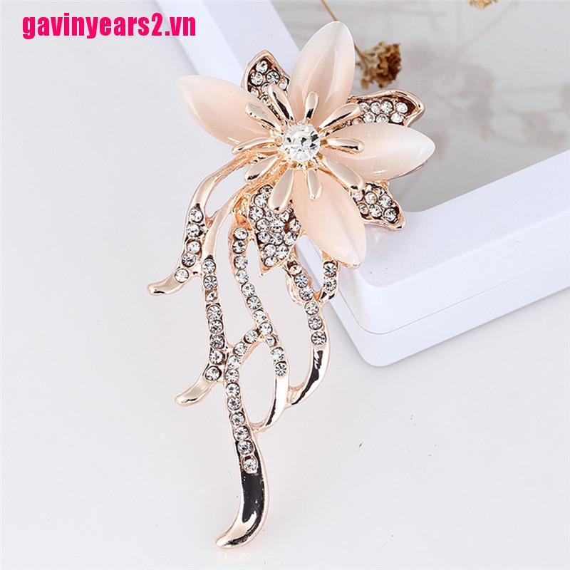 Trâm Cài Áo Hình Hoa Đính Đá Opal Trong Suốt Gav2