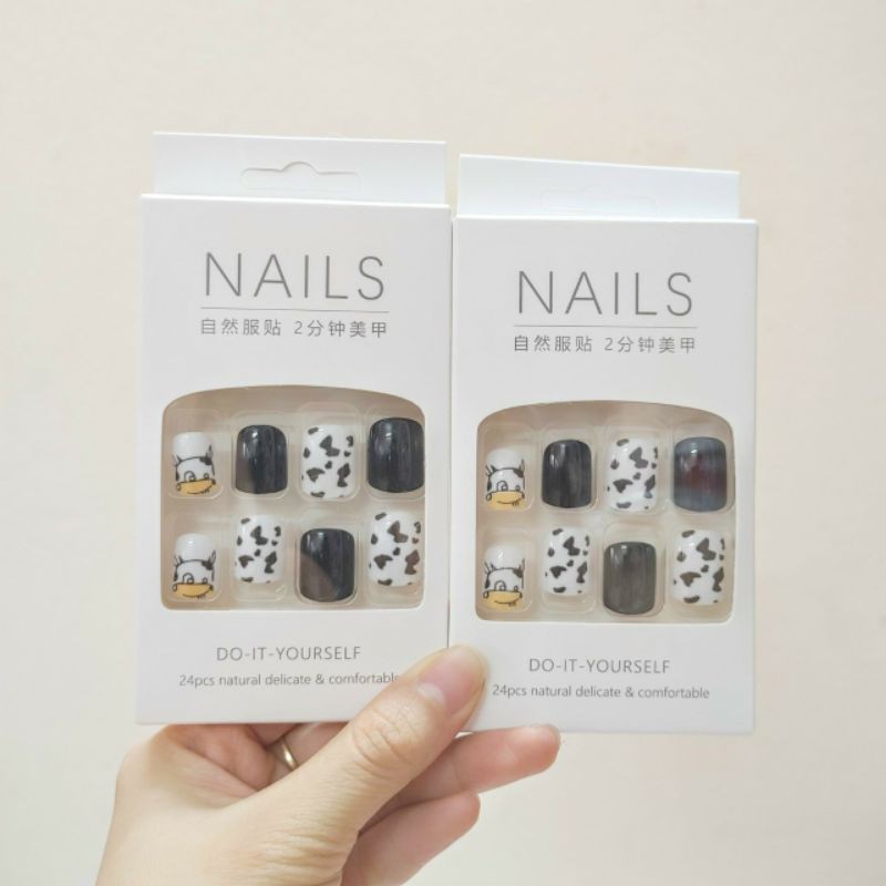 Hộp nails dán móng tay mẫu bò sữa