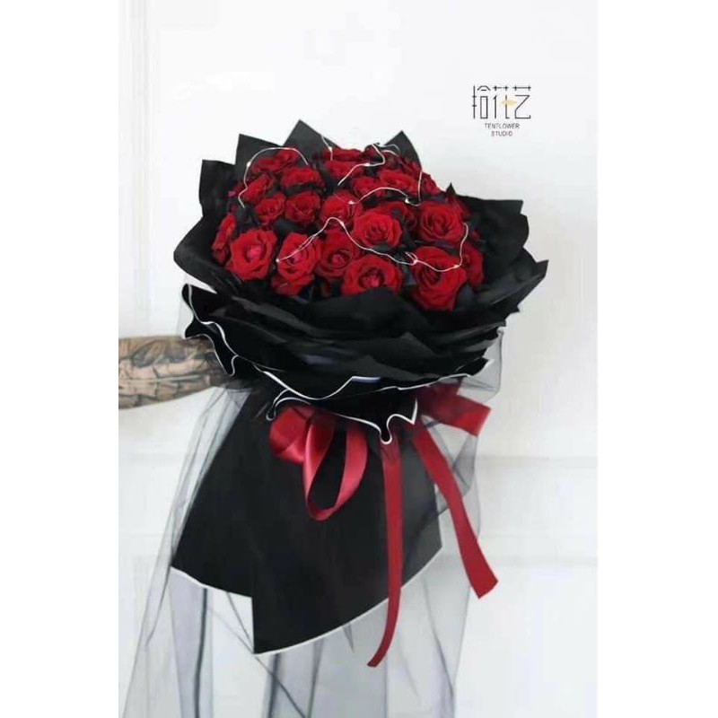 Giấy gói hoa viền đen/trắng thời thượng - xấp 20 tờ