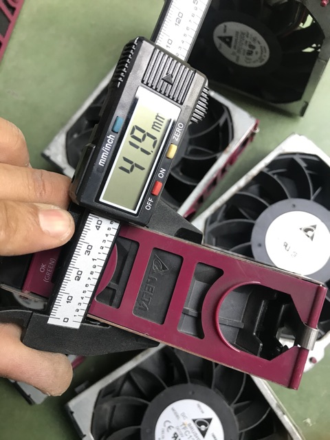 Quạt server hp Delta 12v 3.24A , vuông 12cm