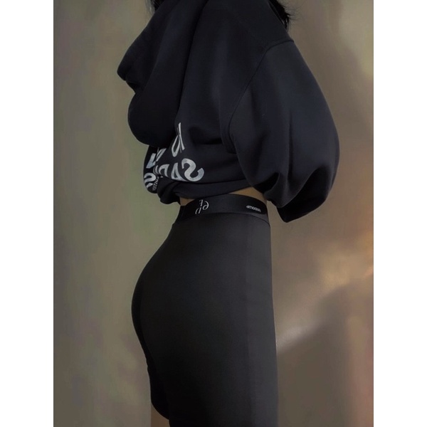 Combo set đồ lót monogram + quần biker short | BigBuy360 - bigbuy360.vn