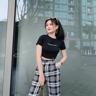 Áo Croptop cộc tay cá tính