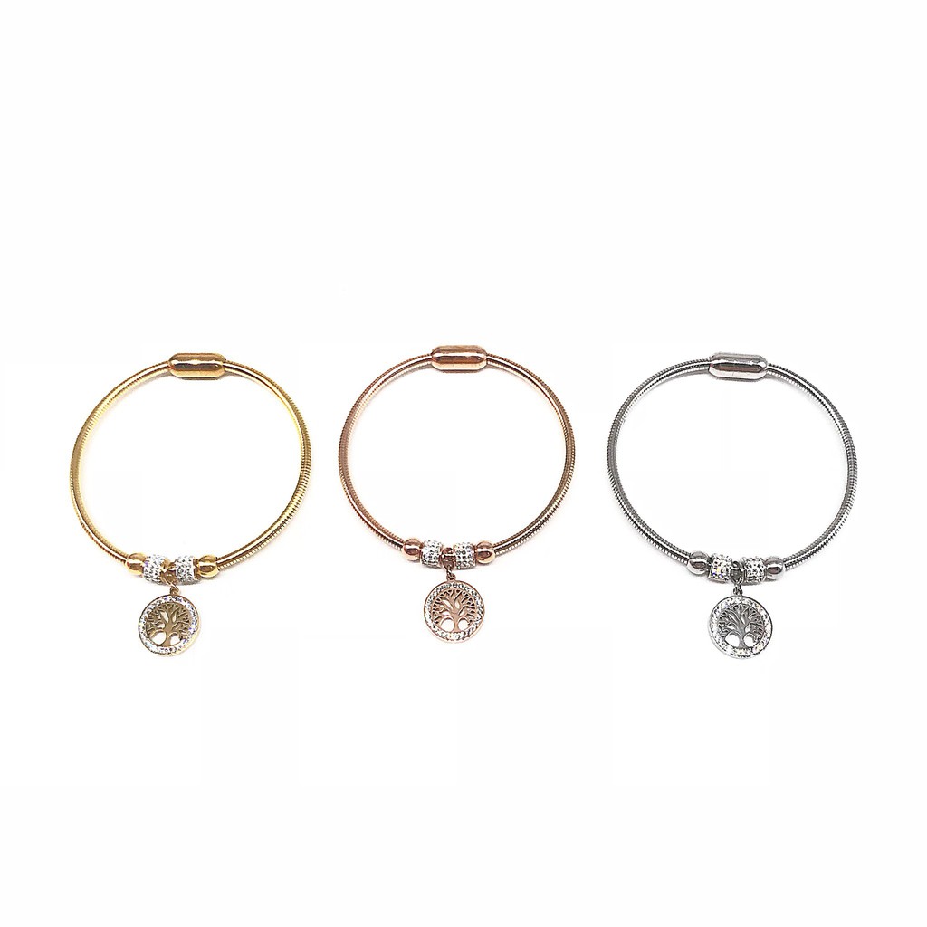 Vòng kim loại với charm họa tiết hình cây