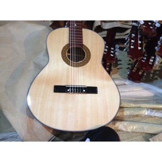 CLASSIC C60 GỖ THÔNG GIÀ CAO CẤP, COMBO GỒM: GIÁO TRÌNH TỰ HỌC, BAO VẢI, CAPO = 700k