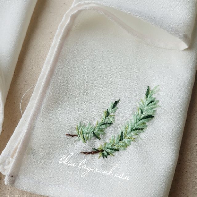 Bộ khăn ăn linen premium thêu lá thảo mộc