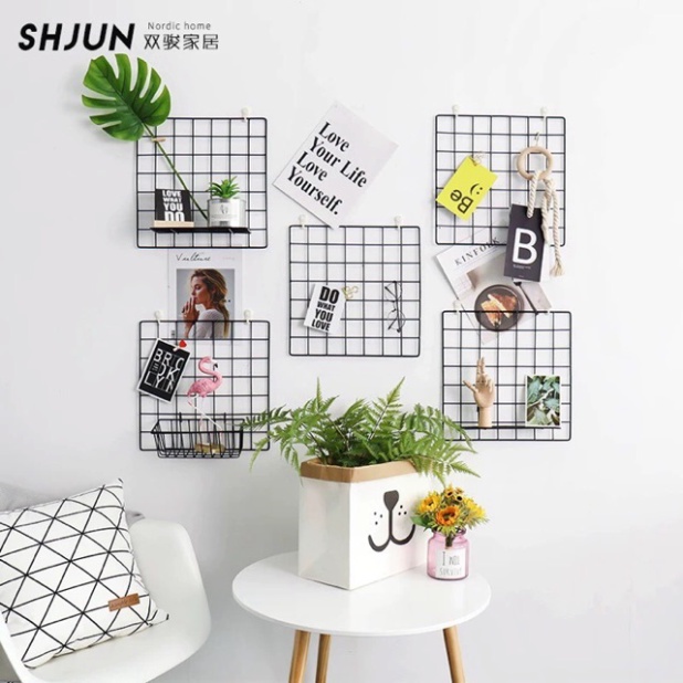 BẢNG GHI NHỚ BẰNG LƯỚI SẮT SƠN TĨNH ĐIỆN ĐEN, TRẮNG - 35*45, 35*35cm - TREO HÌNH MÓC ĐỒ TRANG SỨC TRƯNG BÀY SẢN PHẨM.