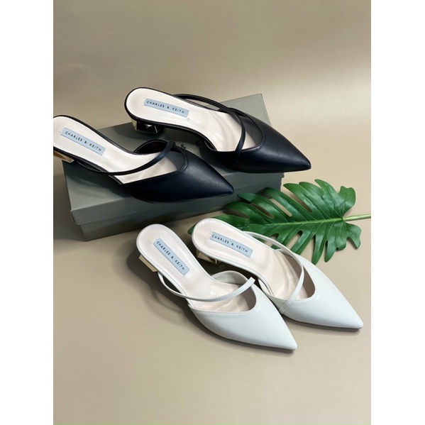 Giày Nữ Guốc Áymmetric Strap Chorme Heel Mules