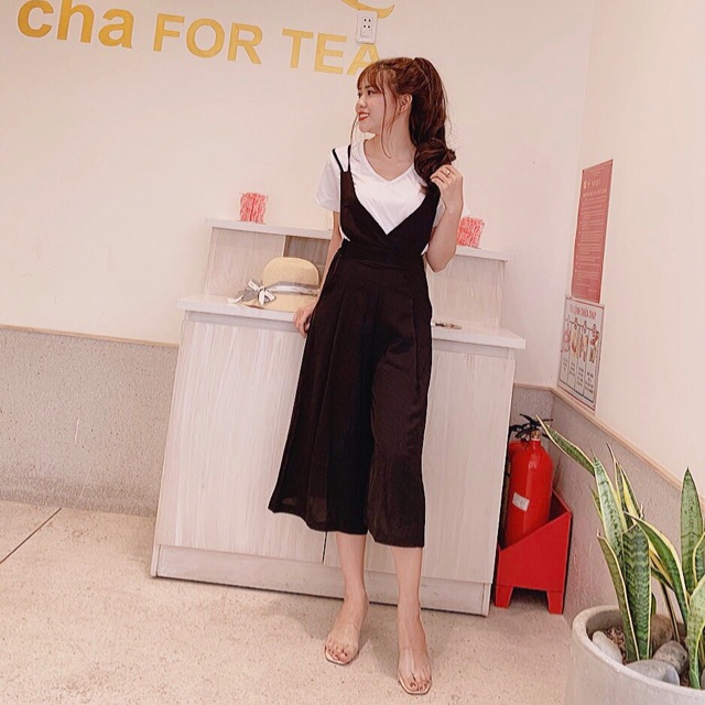 Set rời áo trắng + yếm đen ống rộng cực xinh xắn ❤️