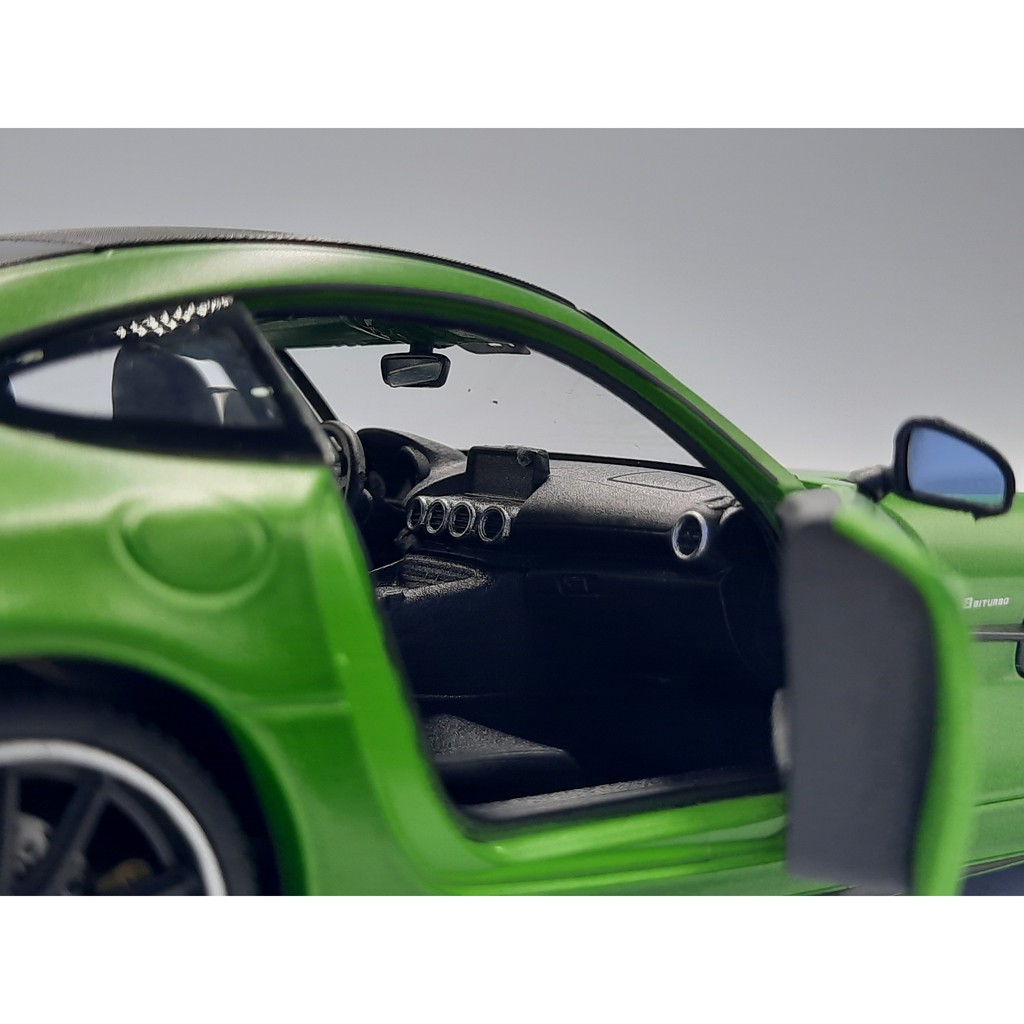 Xe Mô Hình Mercedes - AMG GT R 1:24 Welly ( Xanh Chuối )