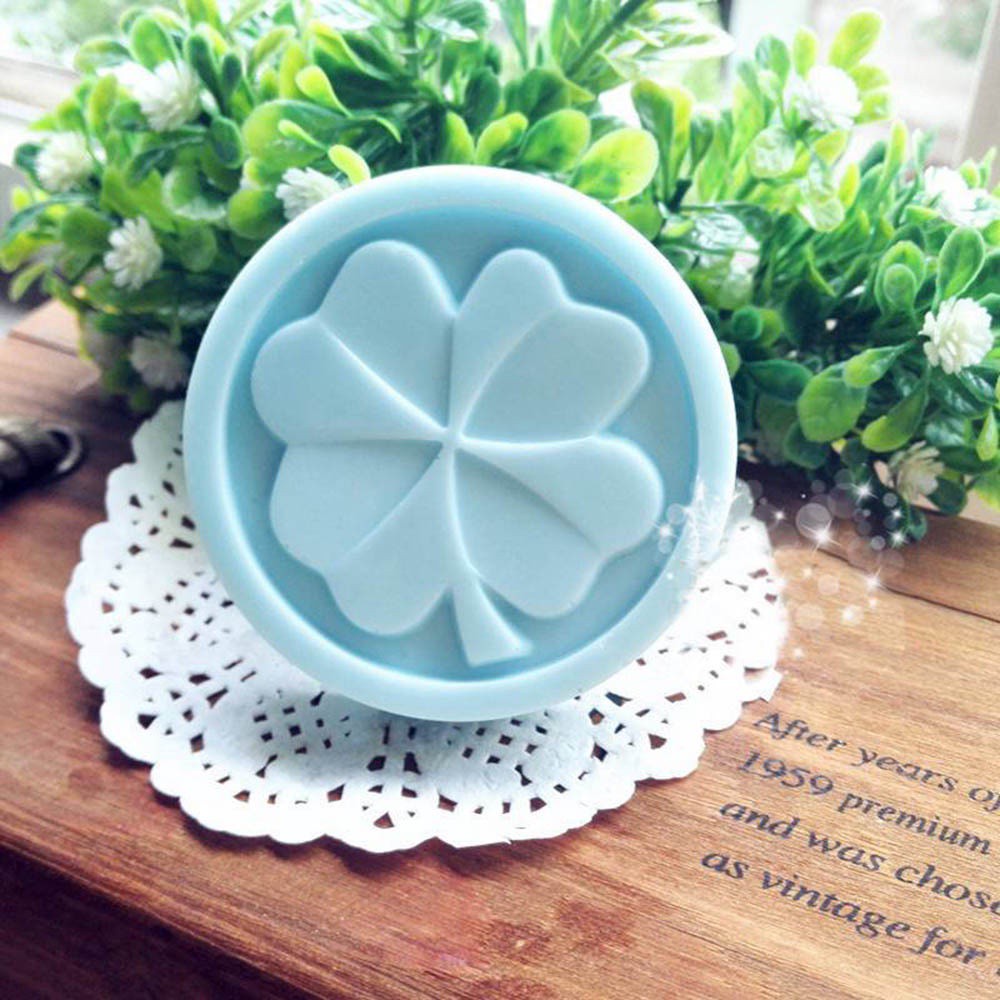 Set 2 khuôn silicon kiểu cỏ ba lá để làm bánh/ xà phòng đa năng
