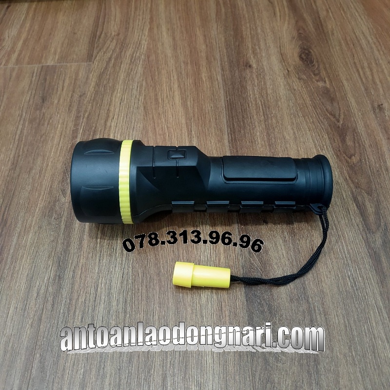 ĐÈN PIN PCCC CAO SU ÁNH SÁNG VÀNG