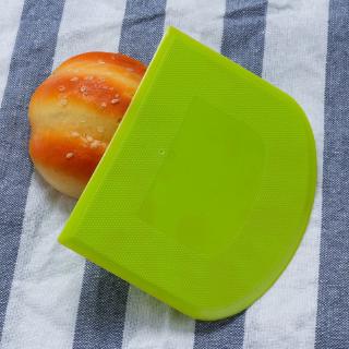 Dụng Cụ Cắt Bột Bánh Mì