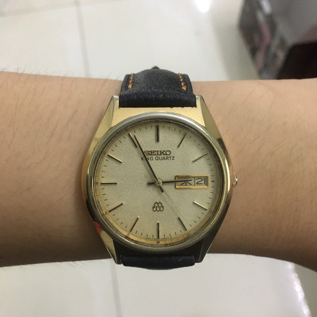 Đồng hồ nam thương hiệu SEIKO hàng si Nhật chính hãng mặt vàng , kim vàng , bảo hành 6 tháng