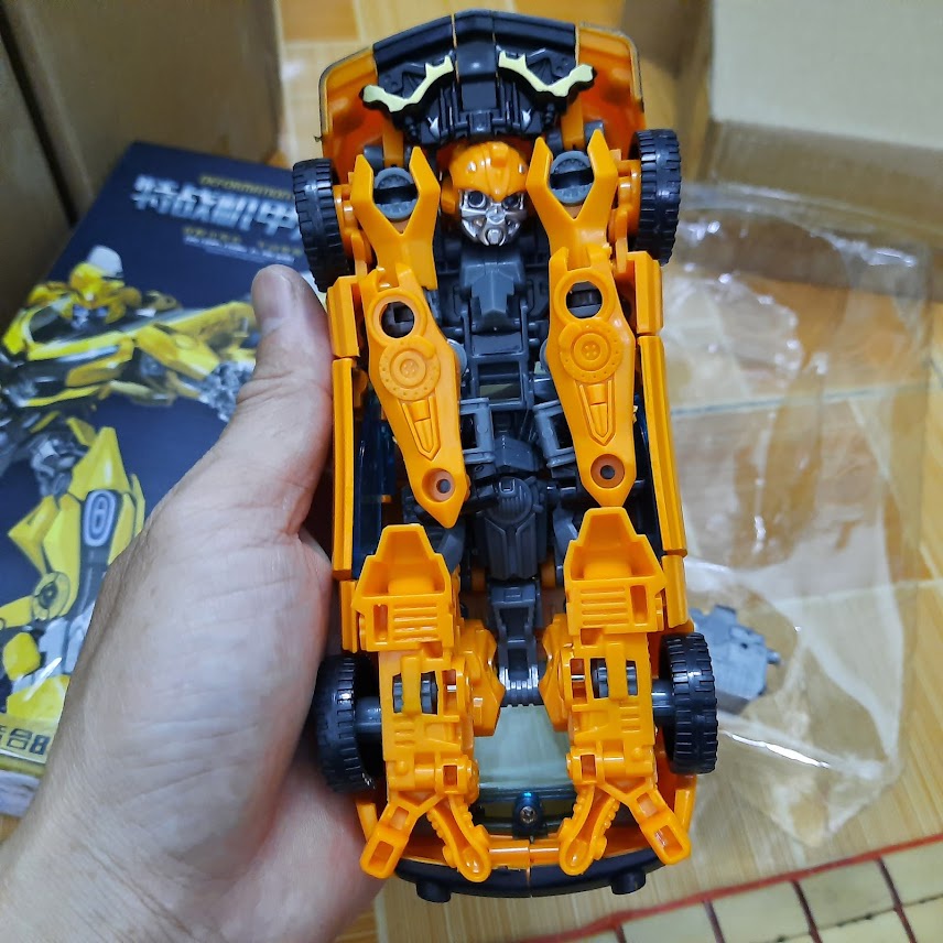 Đồ chơi robot transformers biến hình xe tải Optimus và xe đua BumbleBee Transformers cao 20cm đồ chơi trẻ em