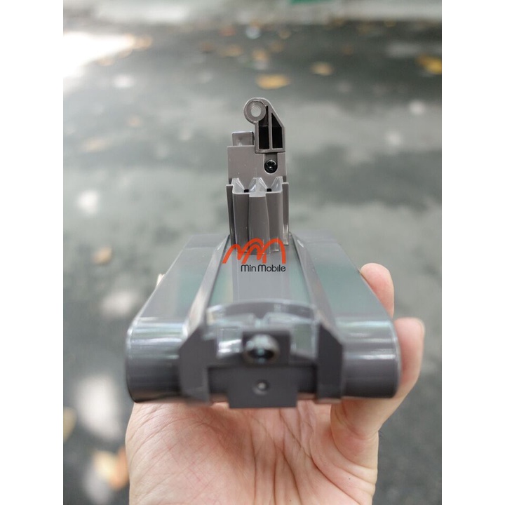 Thay pin máy hút bụi Dyson V6