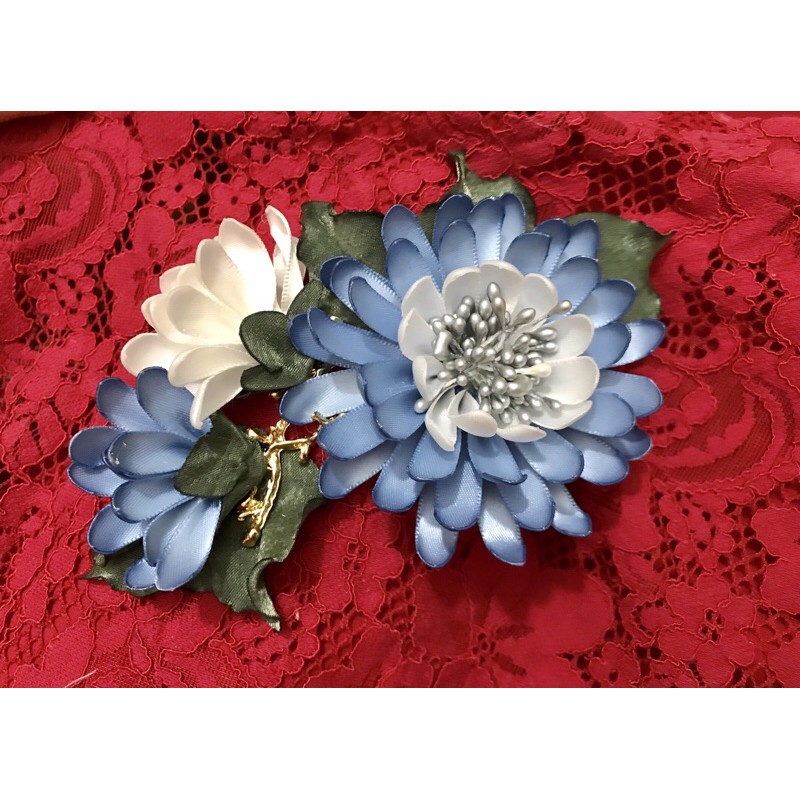 Cài áo hoa cúc dài