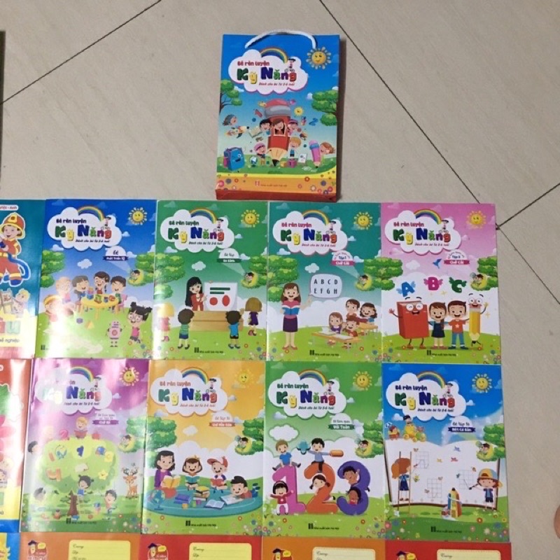 Bộ 8 Quyển Tô Màu, Tô Chữ, Tô Số Cho Bé 3-6 Tuổi (Có Phân Loại Độ Tuổi)