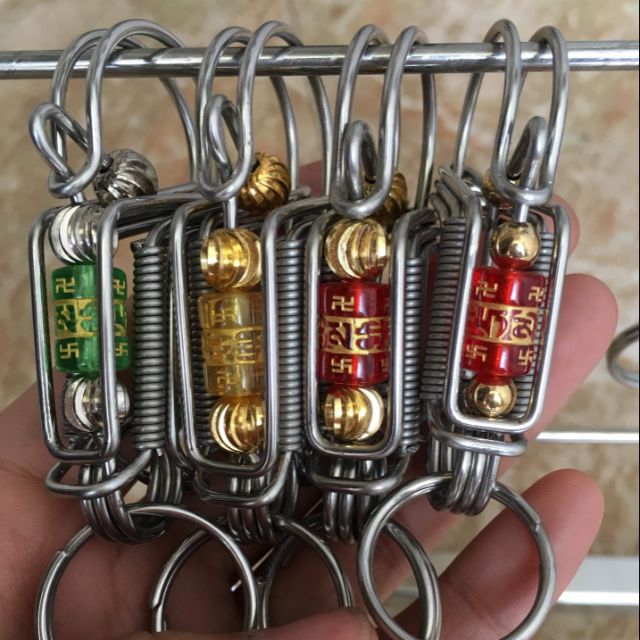 Móc khóa uốn thủ công (chụ khắc thần chú bình an và may mắn)