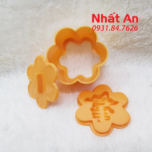 Khuôn nhấn xôi hình hoa mai 12cm Vĩnh Trường - Chữ Trung Quốc