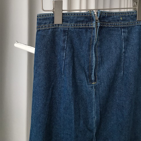 [Mã FADIRECT20 giảm 20K đơn 150K] Chân váy jean dáng dài xoè nhẹ xẻ trước - V683 | BigBuy360 - bigbuy360.vn