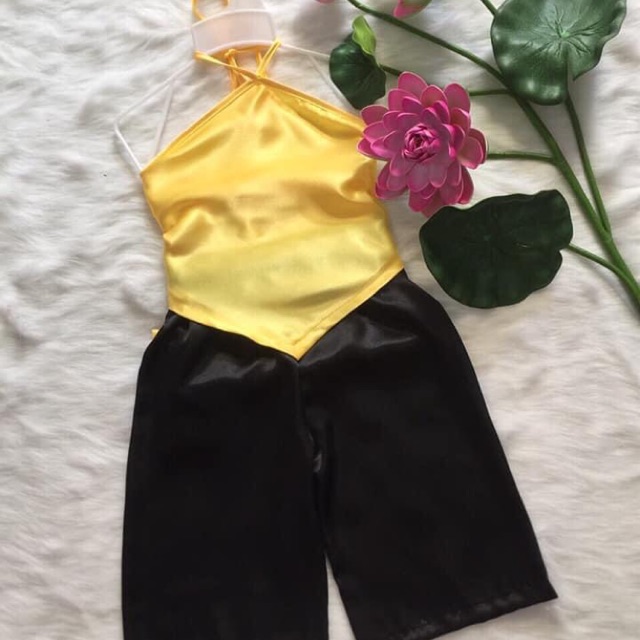 Bộ yếm cột dây bé gái