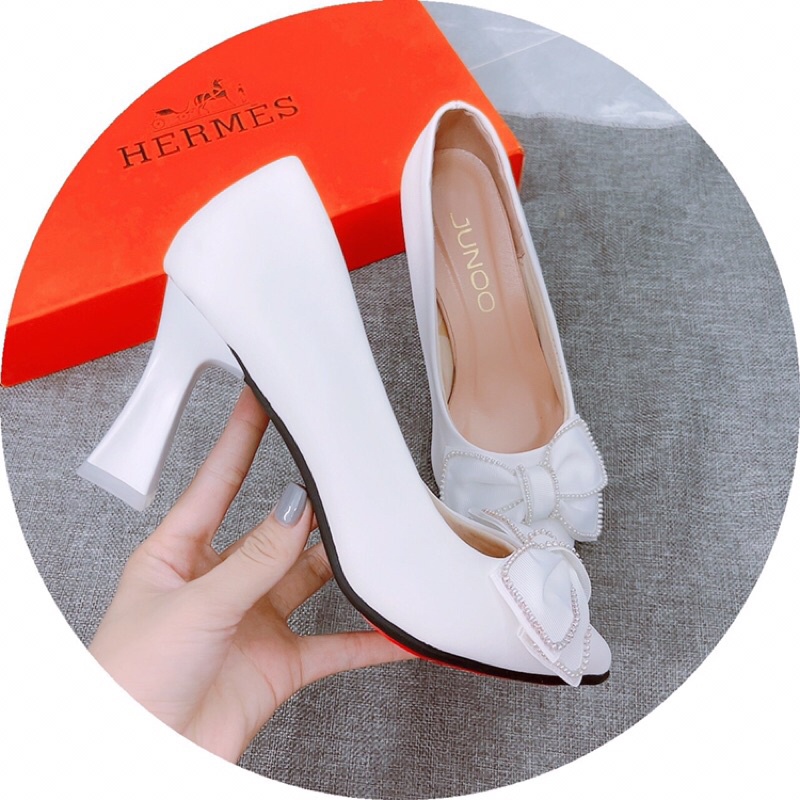 Giày Cao Gót Mũi Nhọn Da Lì Nơ Vải Viền Ngọc Gót Trụ 7Cm