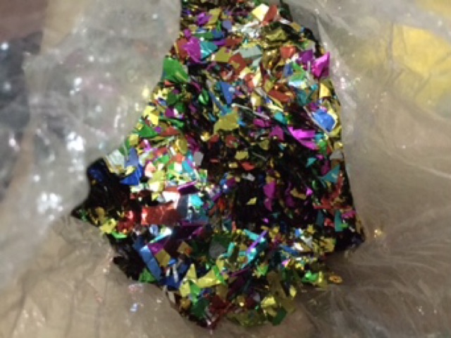 Kim tuyến vụn trang trí