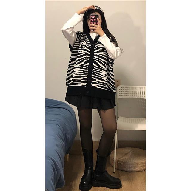 Set áo thun tay dài cổ chữ V họa tiết ngựa vằn và áo len không tay phong cách retro đơn giản cho nữ