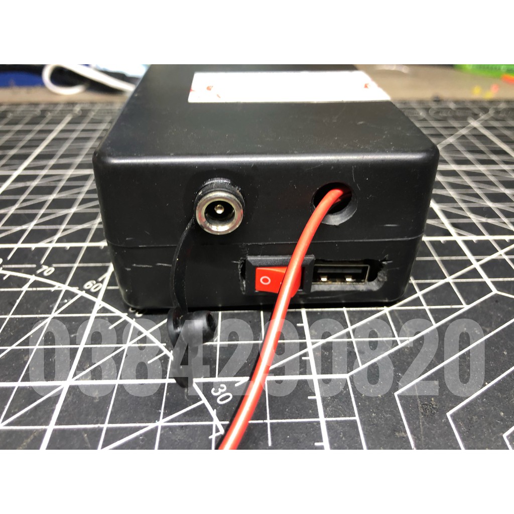 Pin dự phòng DIY 3-5 cổng out 12V và 5V dùng cho model wifi kiêm sạc Phone và kích sạc